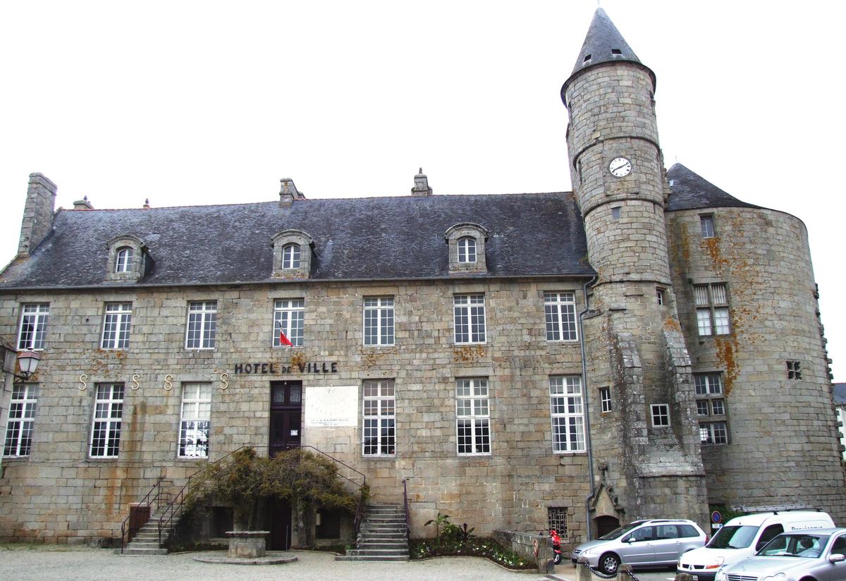 Pont-l'Abbé - Château des Barons du Pont - Hôtel de ville - Musée Bigouden 