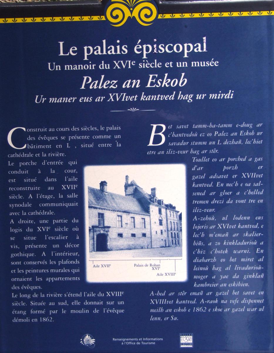 Qimper - Musée départemental Breton (ancien palais épiscopal) - Panneau d'information 
