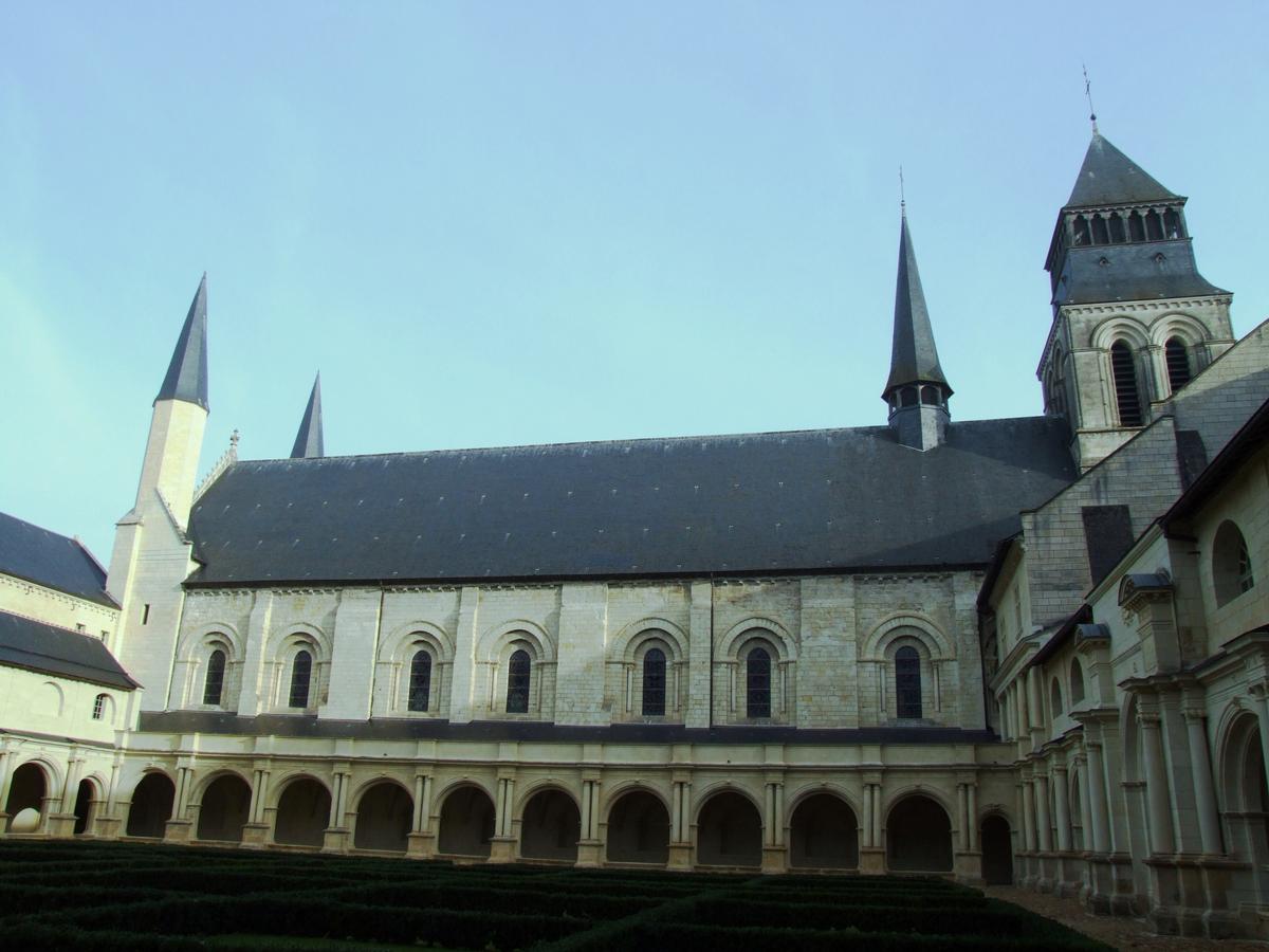 Abbaye de Fontevraud Grand cloître (cloître des religieuses ou du Grand moûtier, ou cloître Sainte-Marie)