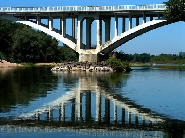 Pont du CD973 sur la Loire, Le Fourneau.Un appui en Loire 