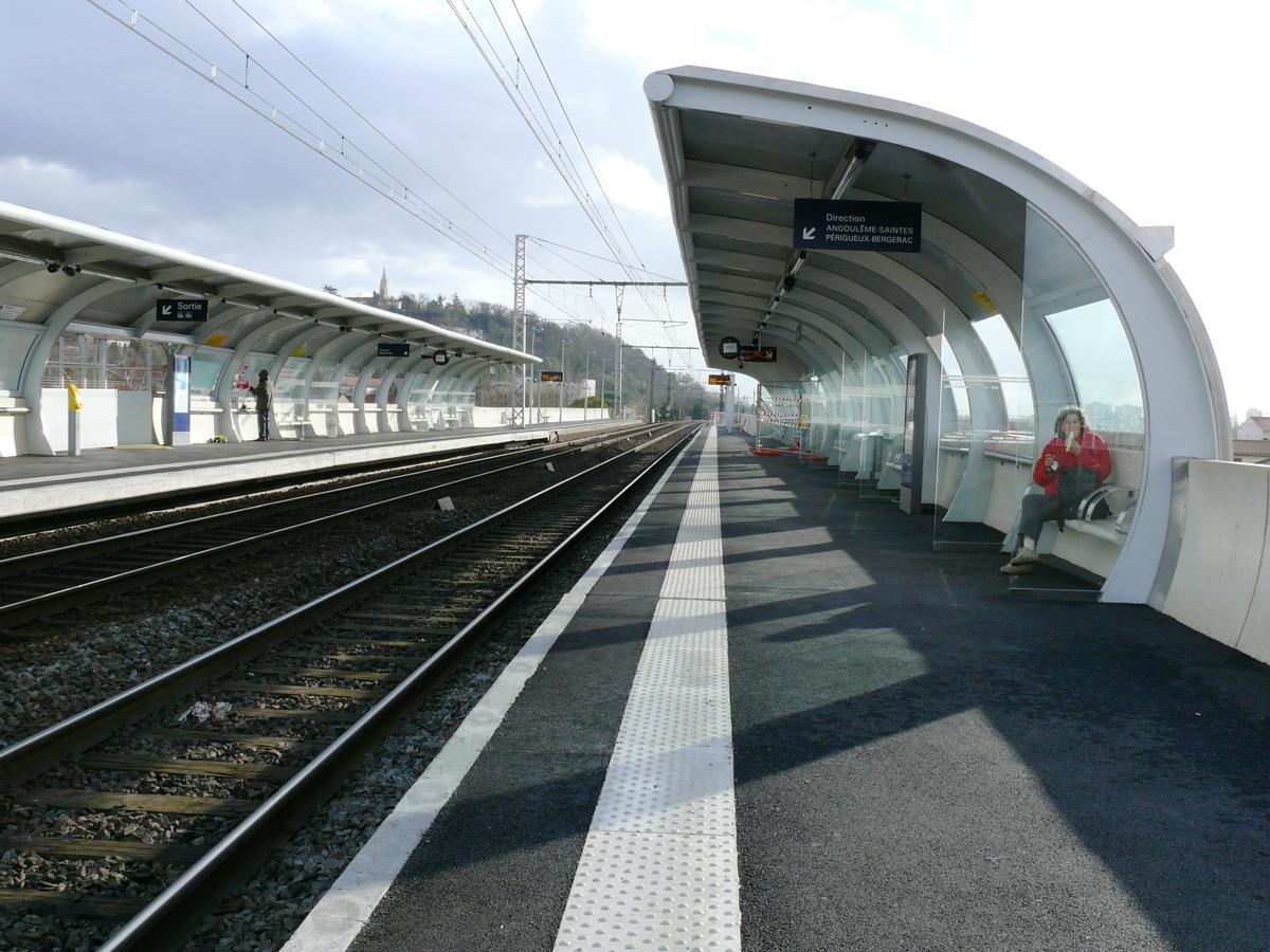 Gare de Cenon - Pole multimodal de Cenon entre la ligne A du tram et le TER 
