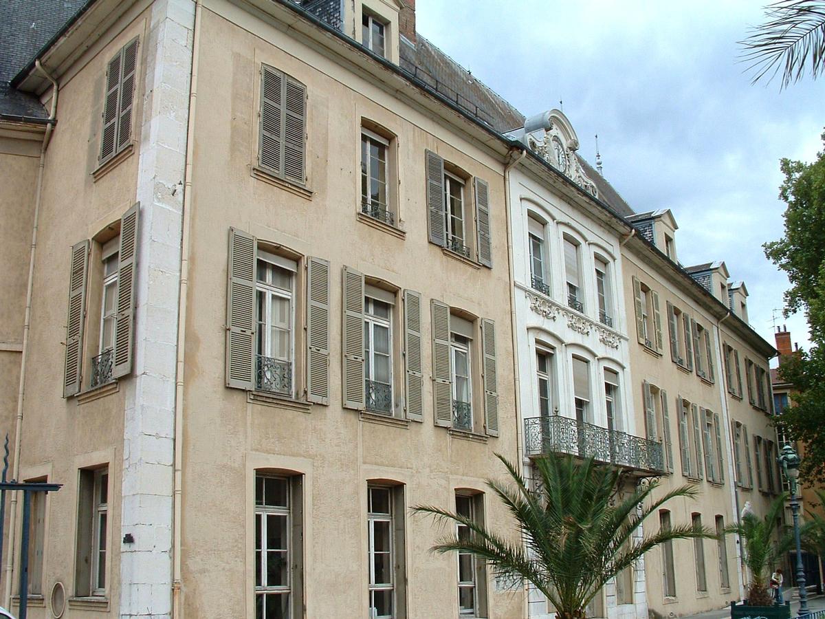 Grenoble - Musée Stendhal ancien hôtel de Lesdiguières, ancien hôtel de ville - Façade sur le parc 