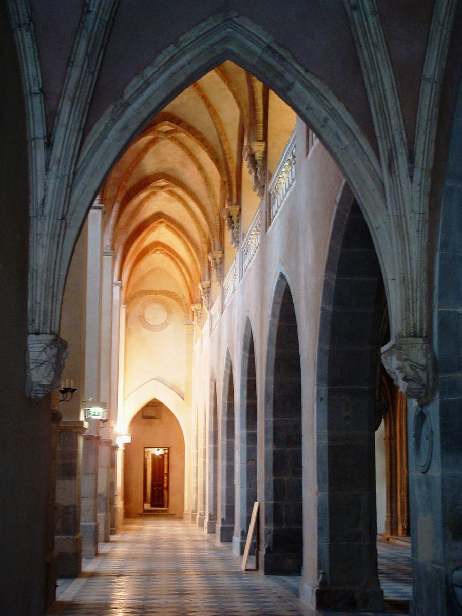 Grenoble - Cathédrale Notre-Dame - Collatéral (en cours de restauration) 