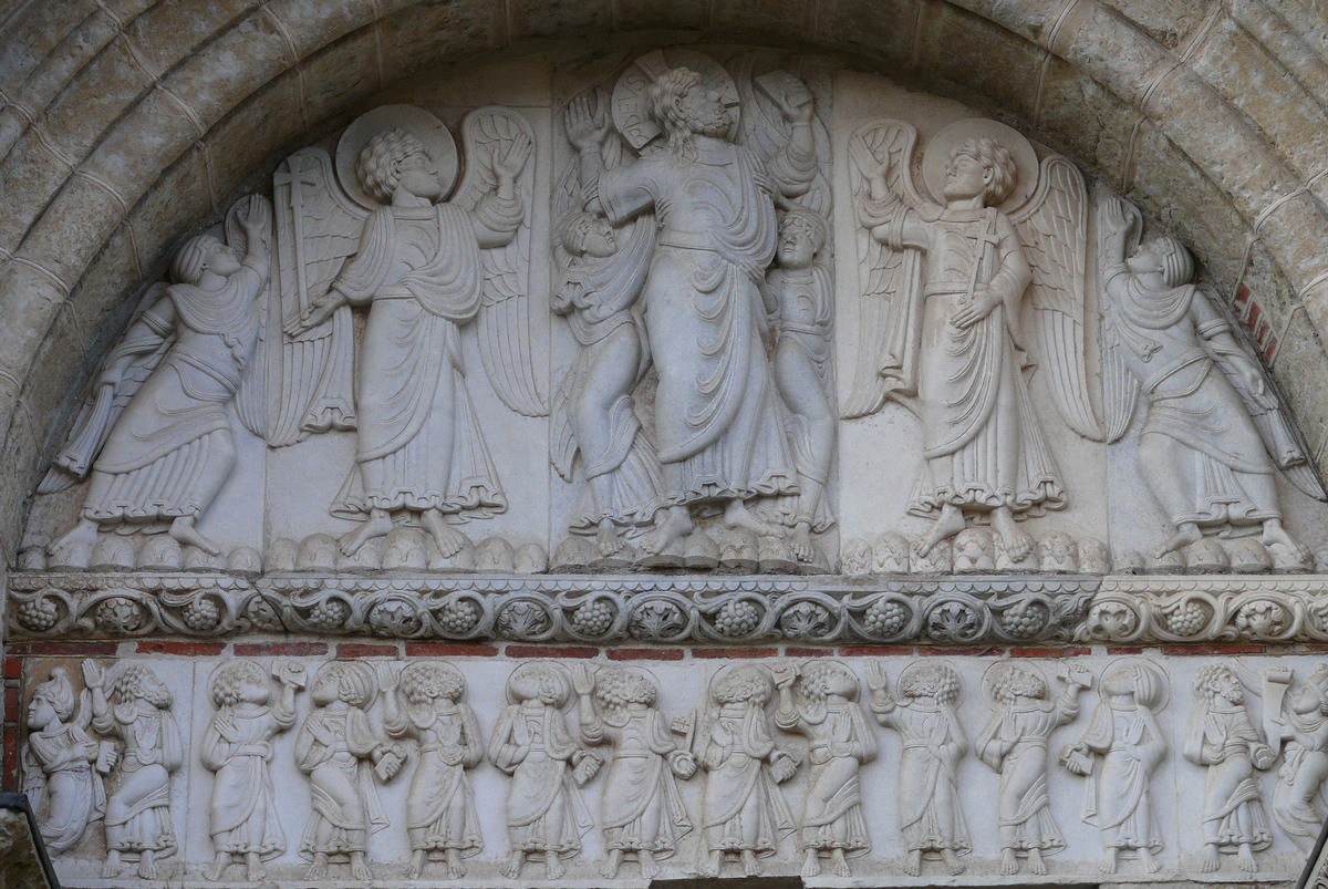 Toulouse - Basilique Saint-Sernin - Nef - Porte de Miègeville - Tympan représentant l'Ascension du Christ (vers 1115) 
