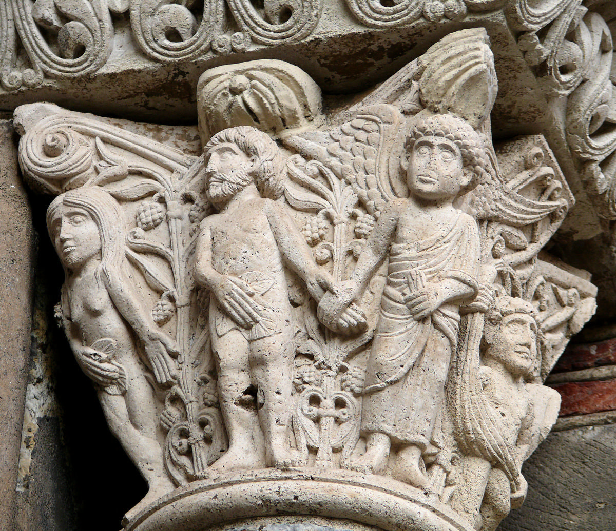 Toulouse - Basilique Saint-Sernin - Nef - Porte de Miègeville - Chapiteau représentant Adam et Eve 