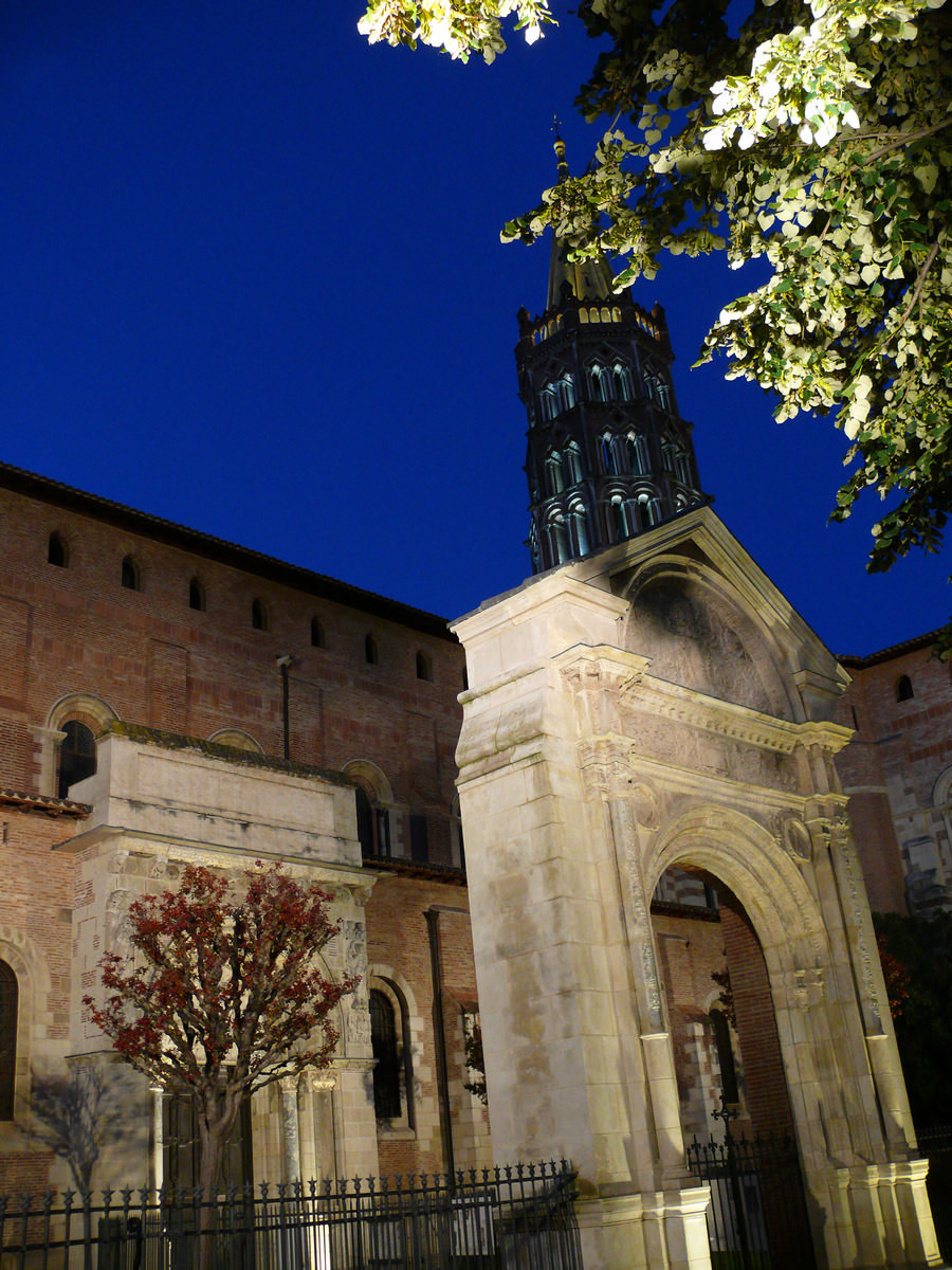 Toulouse - Basilique Saint-Sernin - Vue de nuit 