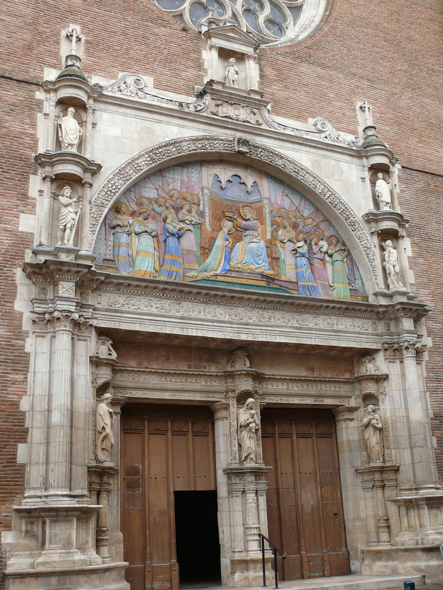 Fiche média no. 152699 Toulouse - Église Notre-Dame-de-la-Dalbade Portail et tympan en céramique, copie du couronnement de la vierge de Fra Angelico, par Gaston Virebent en 1878
