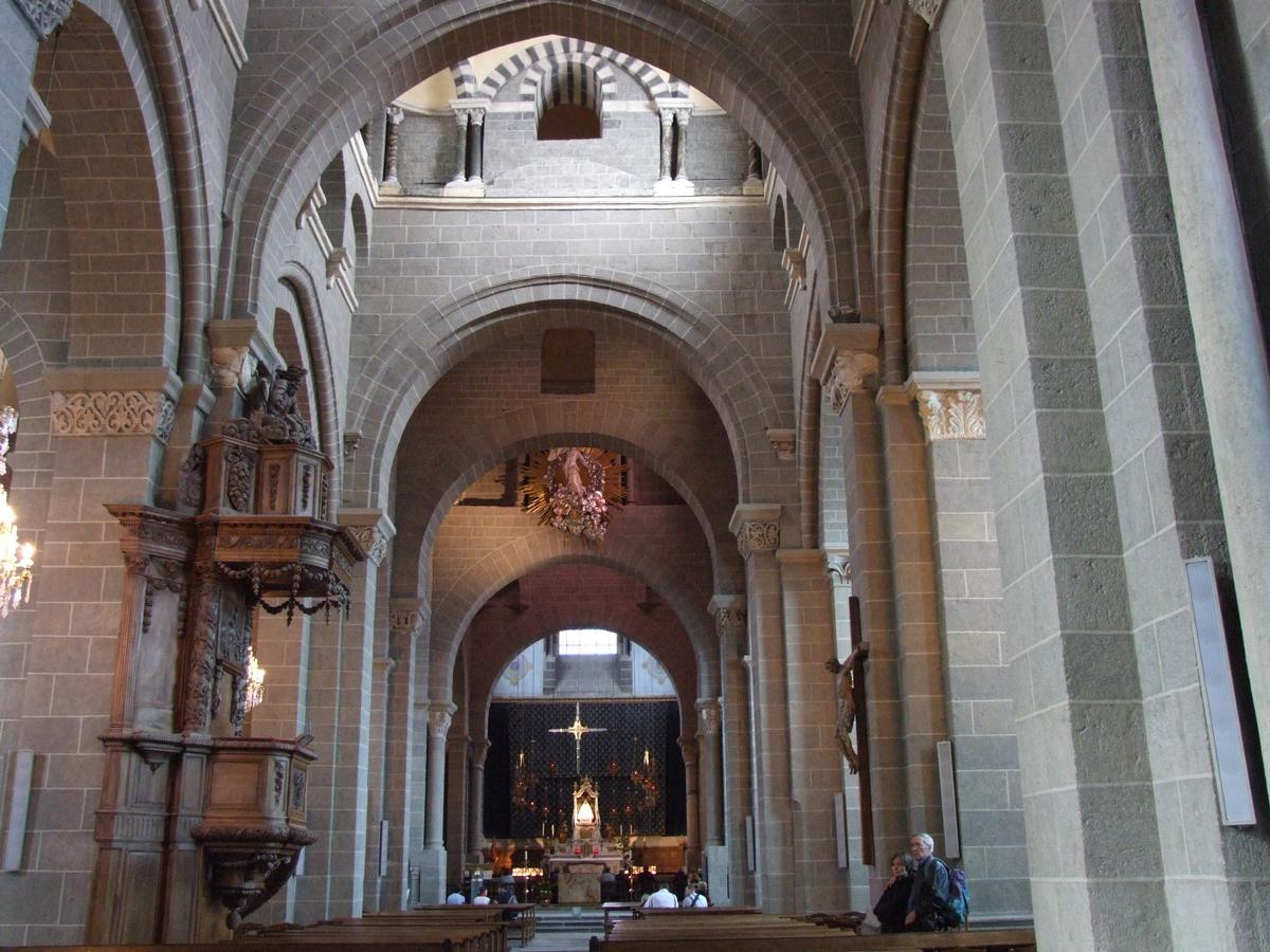 Le Puy-en-Velay - Cathédrale Notre-Dame: Nef 