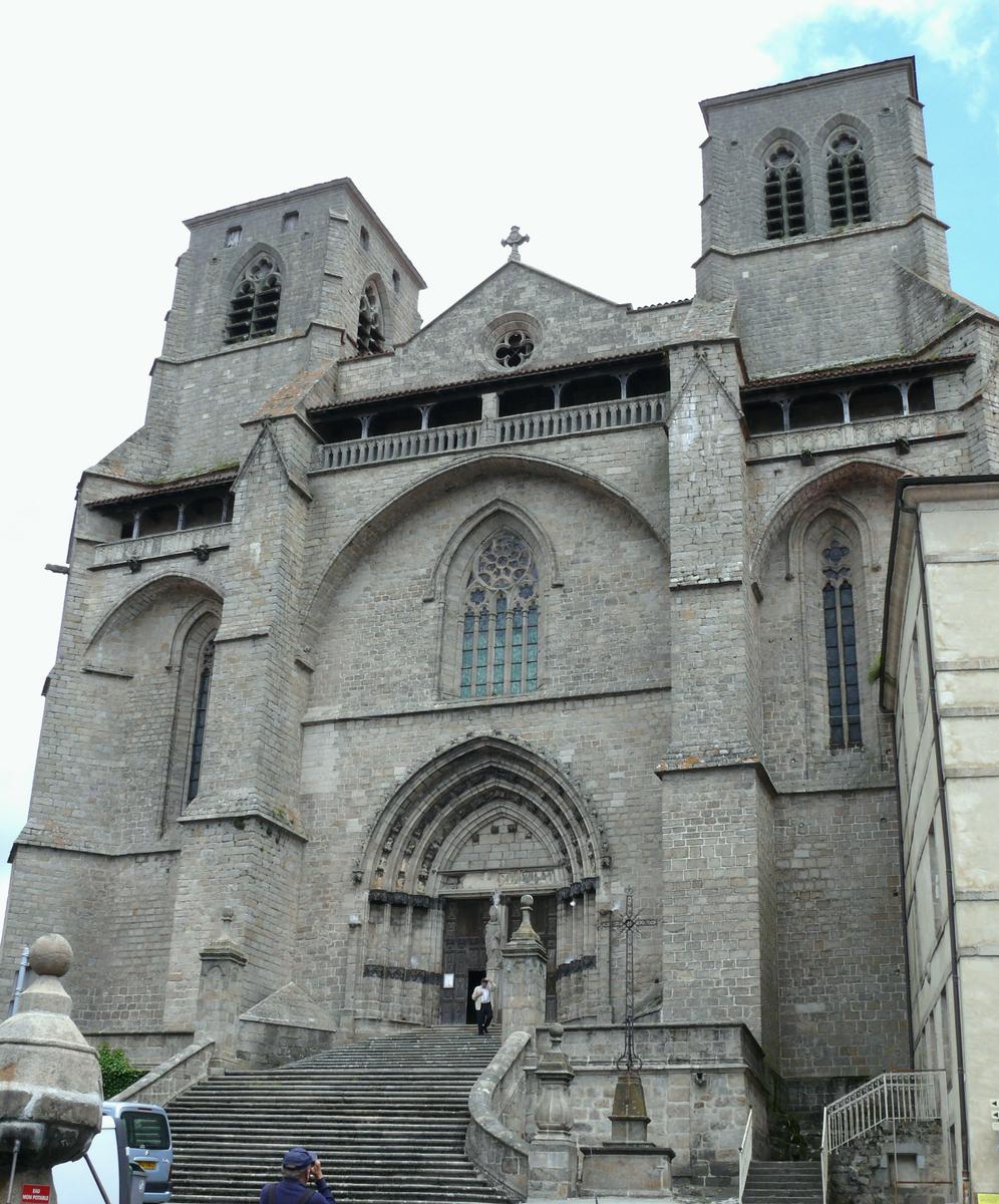 Abbaye de La Chaise-Dieu - Façade de l'abbatiale 