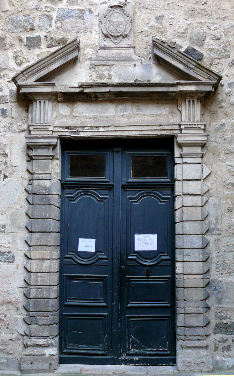 Le Puy-en-Velay - Hôtel des La Roche-Négly, 26 rue Cardinal-de-Polignac - Une porte de l'hôtel 