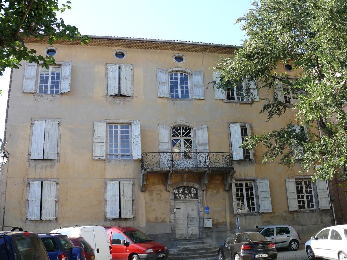 Le Puy-en-Velay - Hôtel de Pons-des-Ollières, 2 place du Greffe 