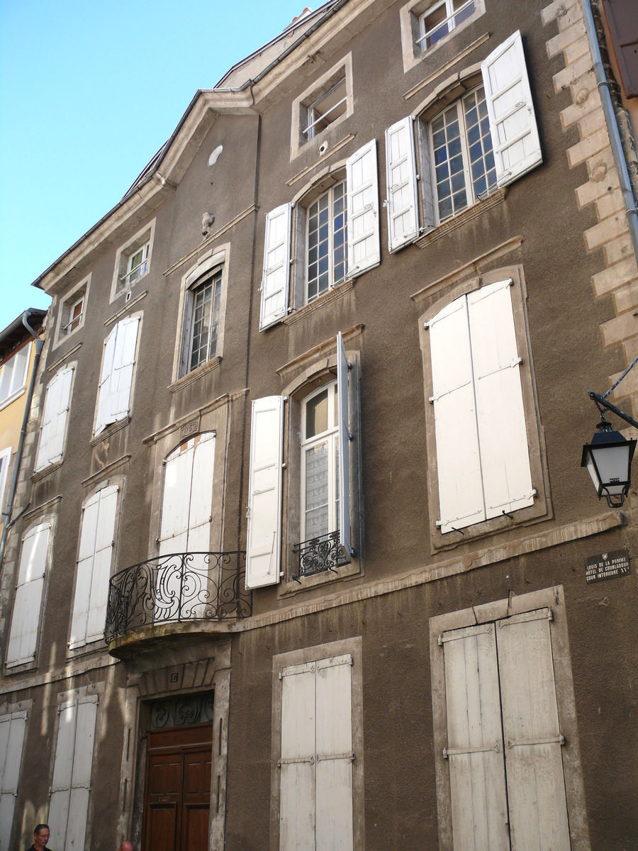 Le Puy-en-Velay - Hôtel de Miramon, hôtel de Coubladour, ancien logis de la Pomme, 17 rue des Farges 