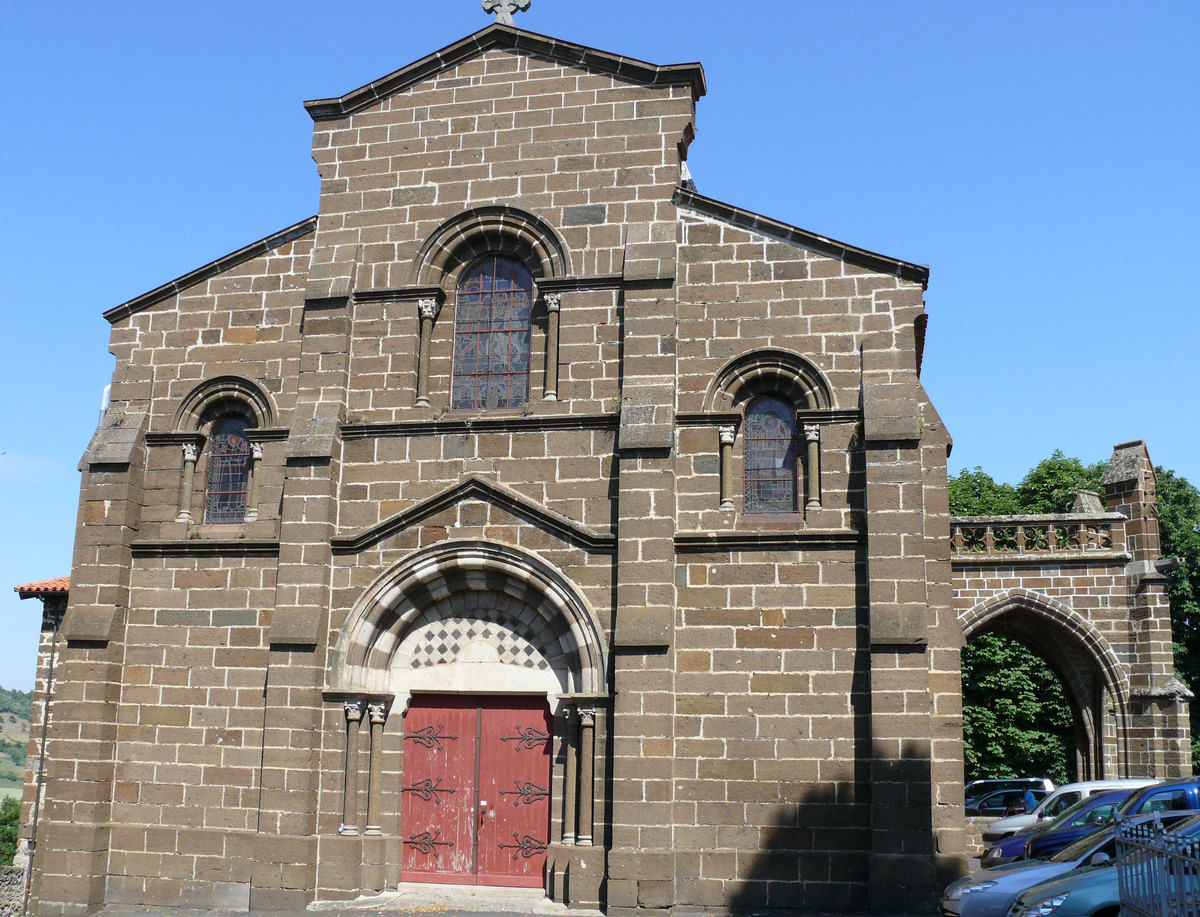 Polignac - Eglise Saint-Martin - Façade refaite en 1874 