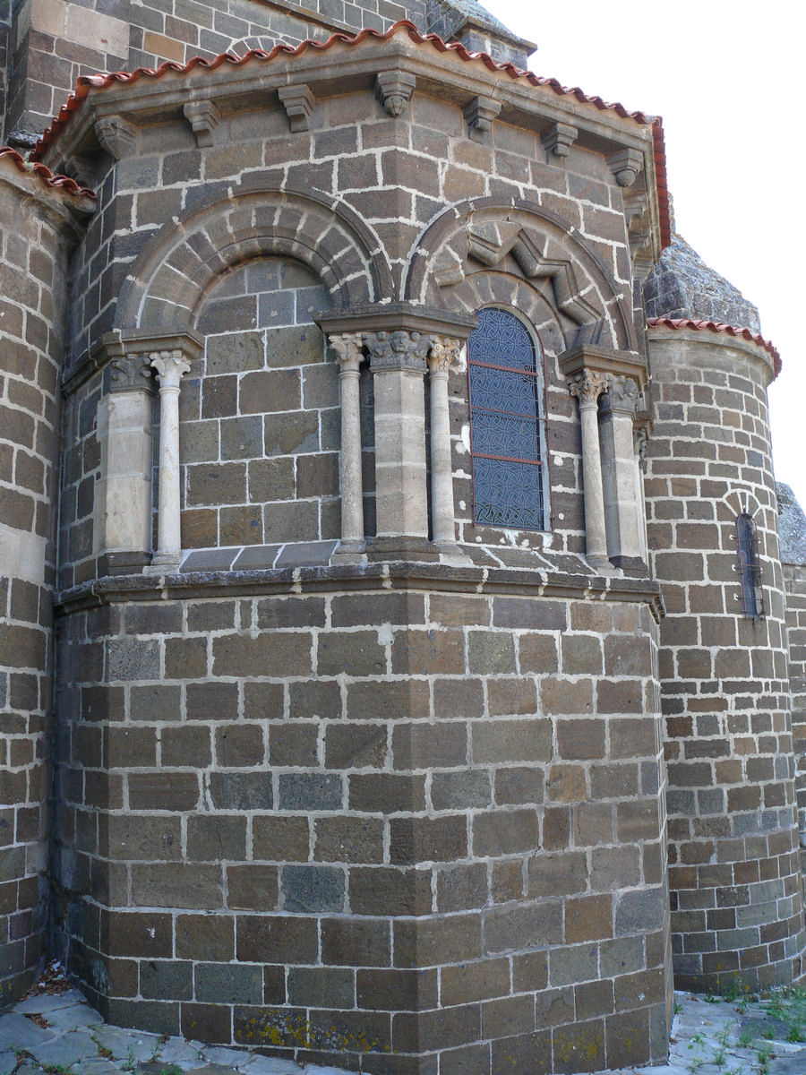 Polignac - Eglise Saint-Martin - Abside et absidiole du chevet 