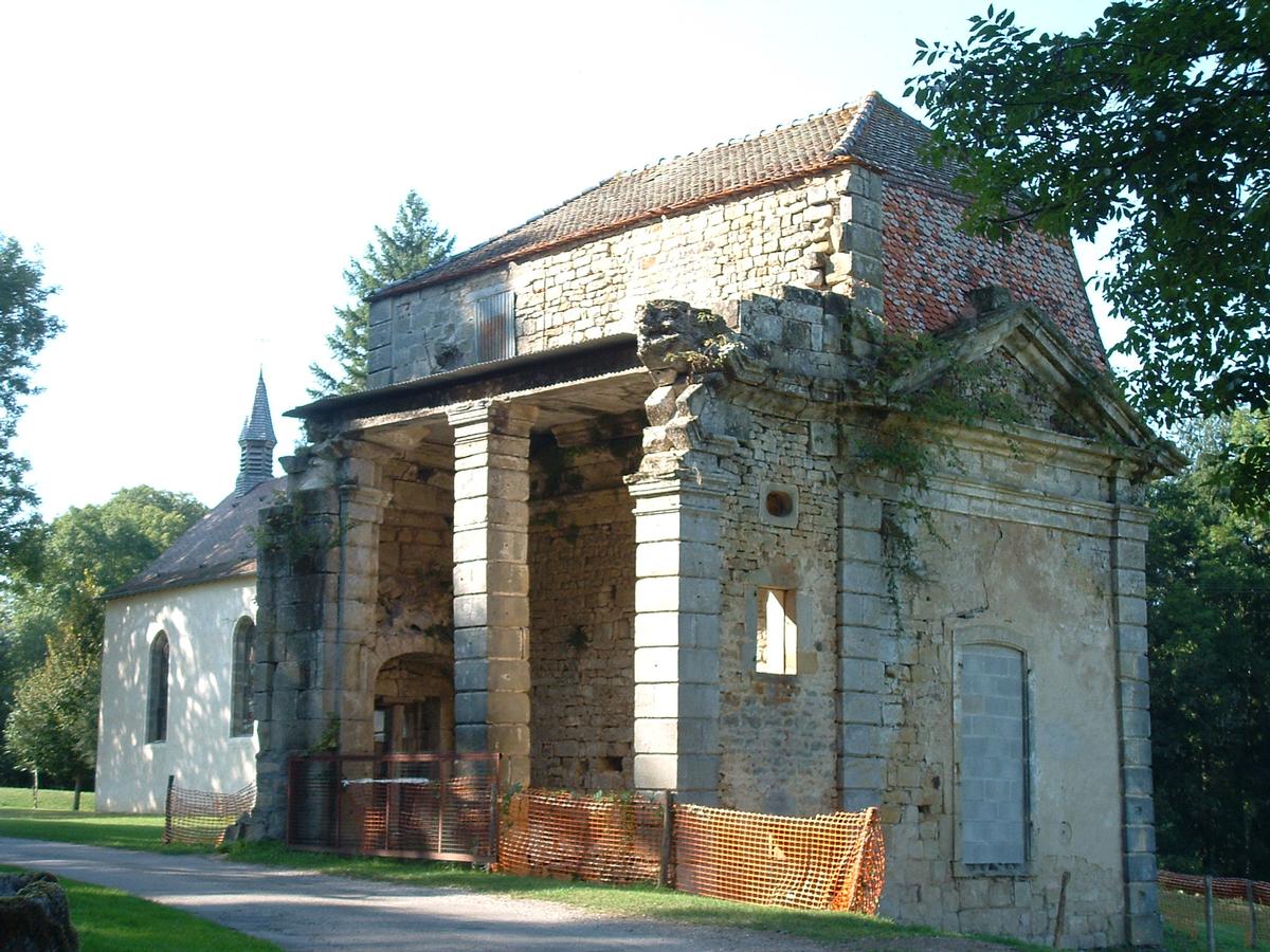 Abbaye de Morimond - Pavillon d'entrée de l'abbaye et chapelle Sainte-Ursule 