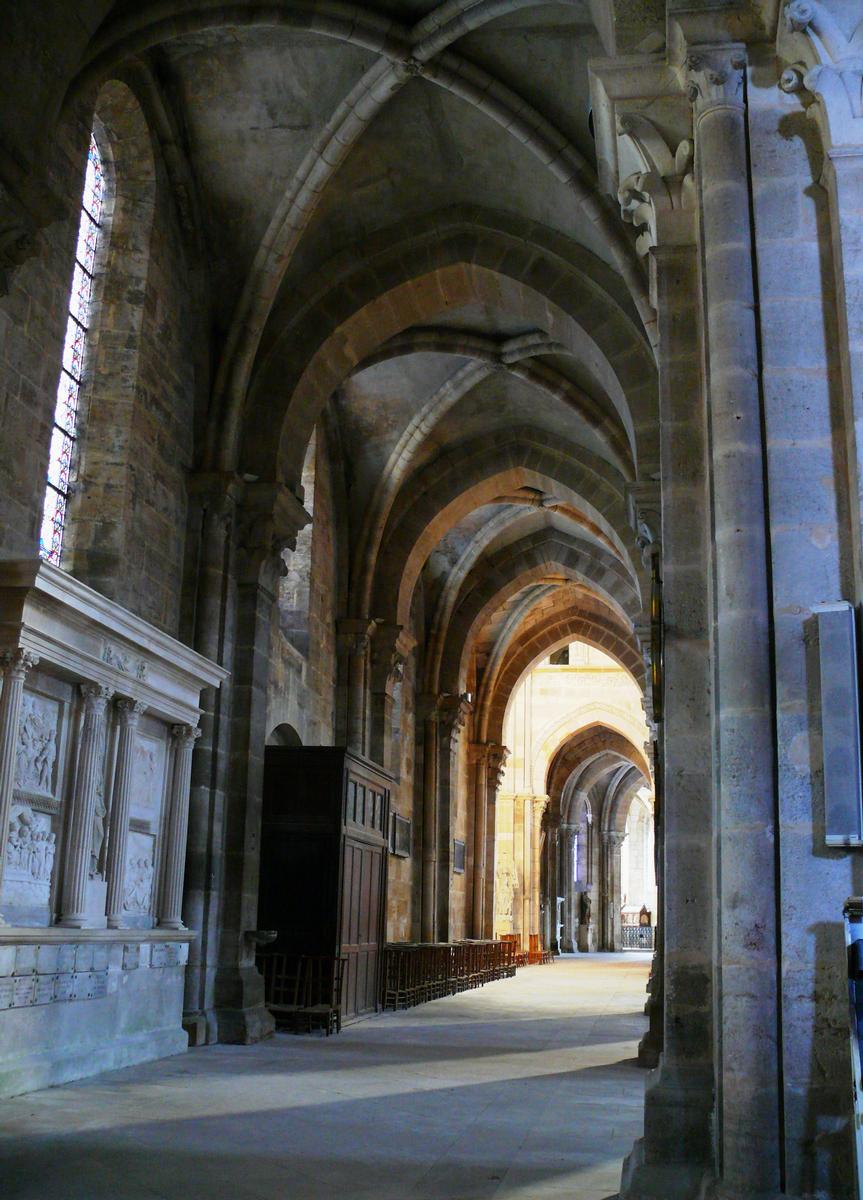 Cathédrale Saint-Mammès de Langres - Collatéral nord 