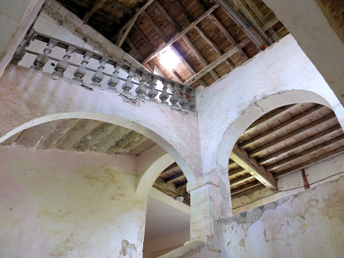 Fiche média no. 139089 Mortemart - Couvent des Carmes - Escalier monumental du 17 ème siècle. Deux escaliers monumentaux existent, un dans chaque pavillon d'angle
