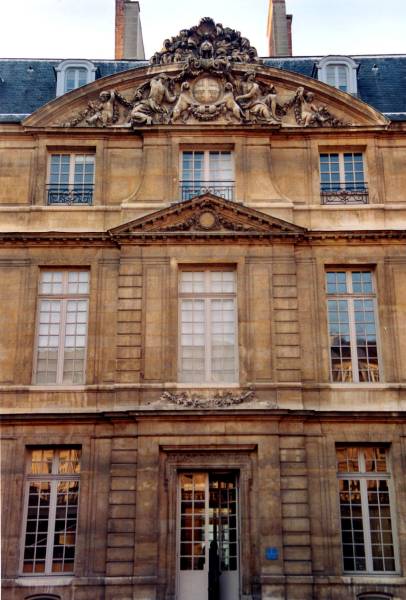 Hôtel Salé, Paris.Façade sur cour - Corps central 