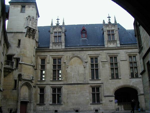 Hôtel de Sens, Paris.Cour intérieure 