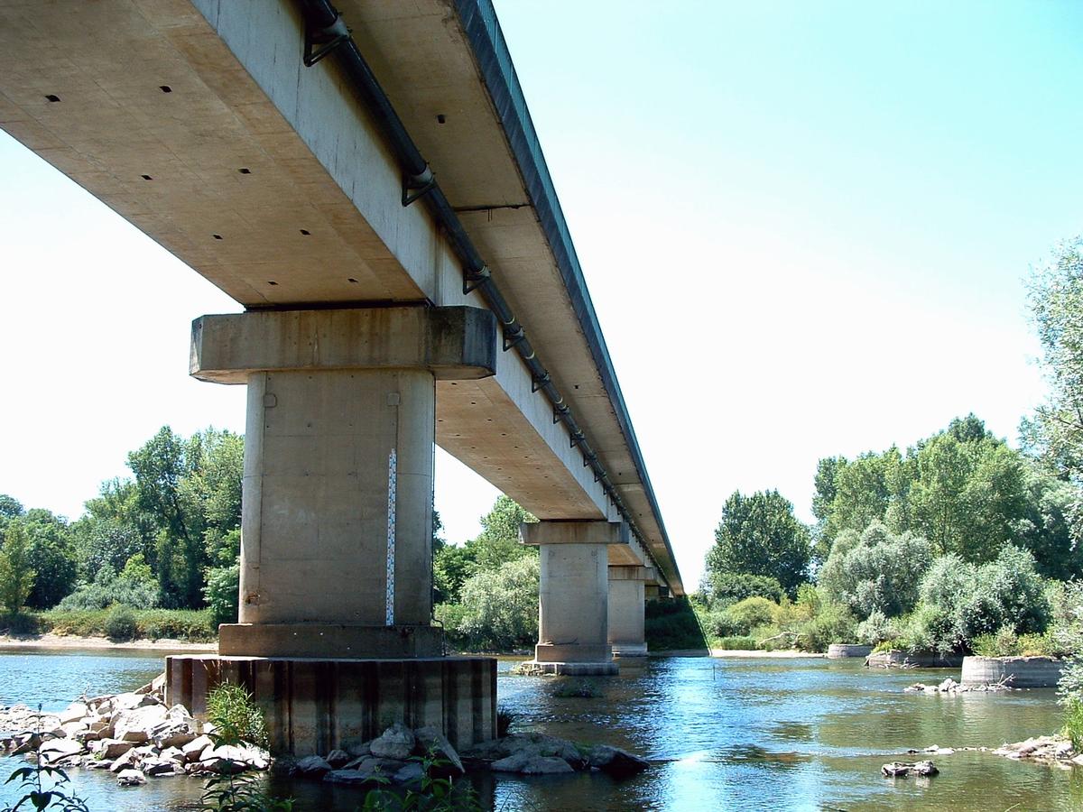 Loirebrücke Imphy (D 200) 