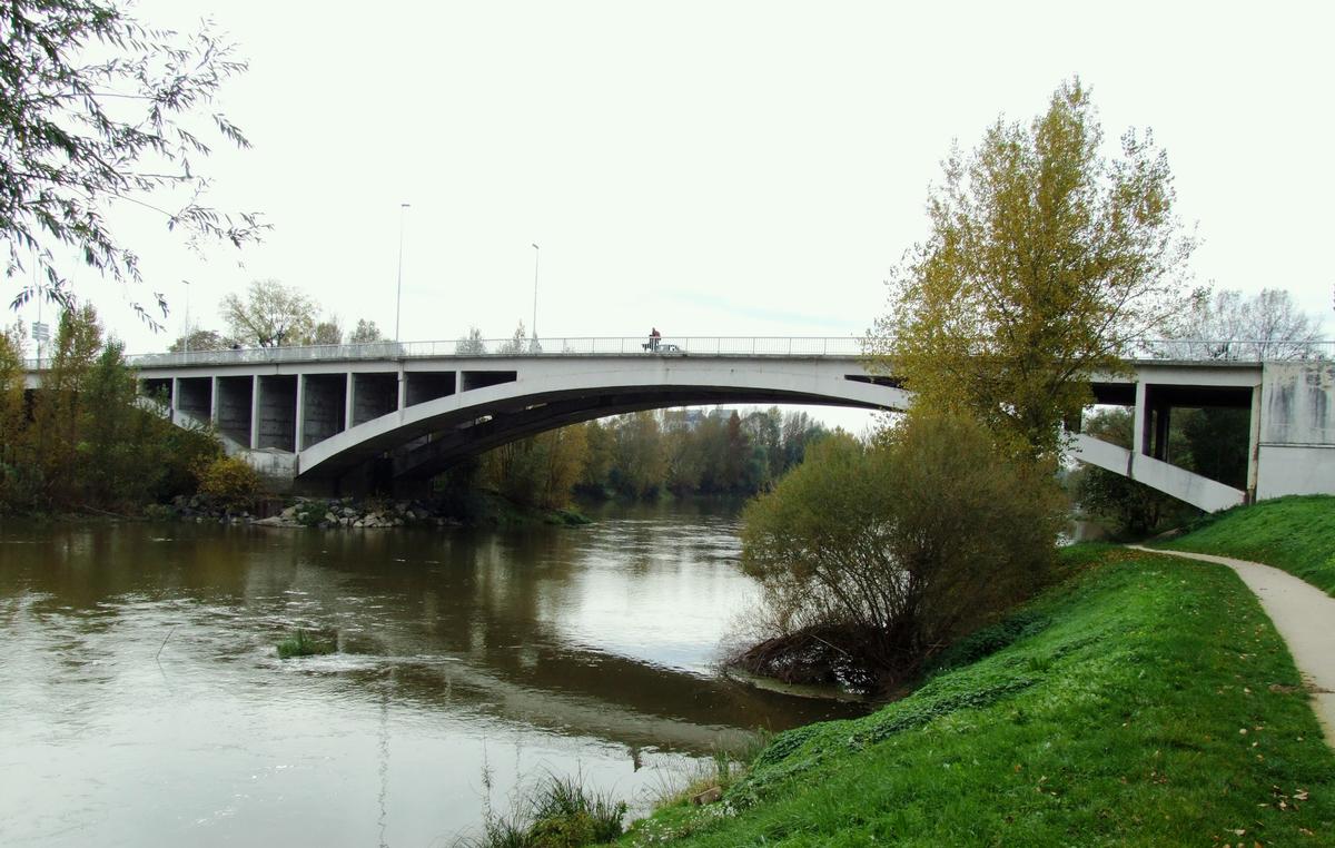 Tours - Pont Napoléon sur la Loire 