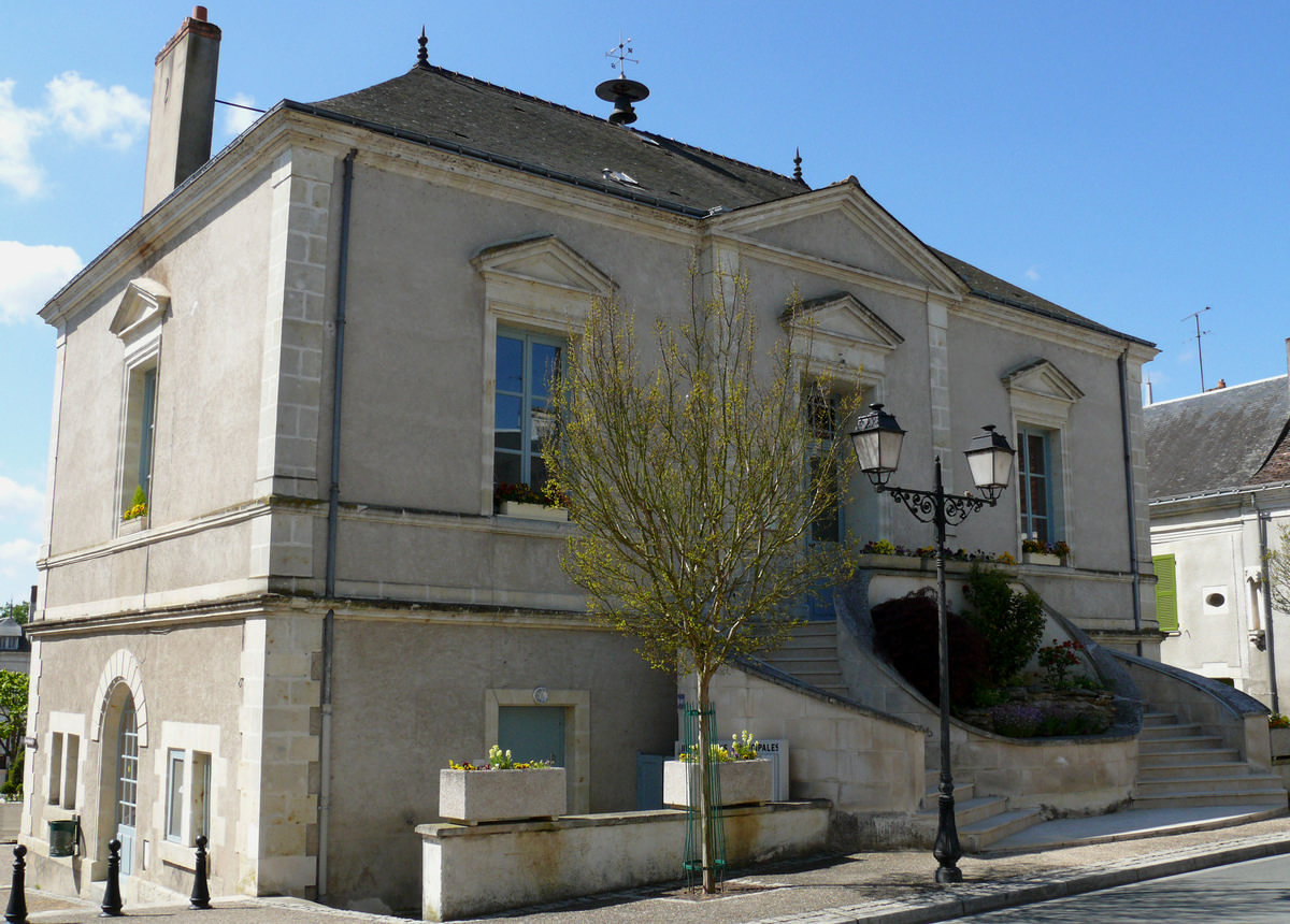 Le Grand-Pressigny Town Hall 