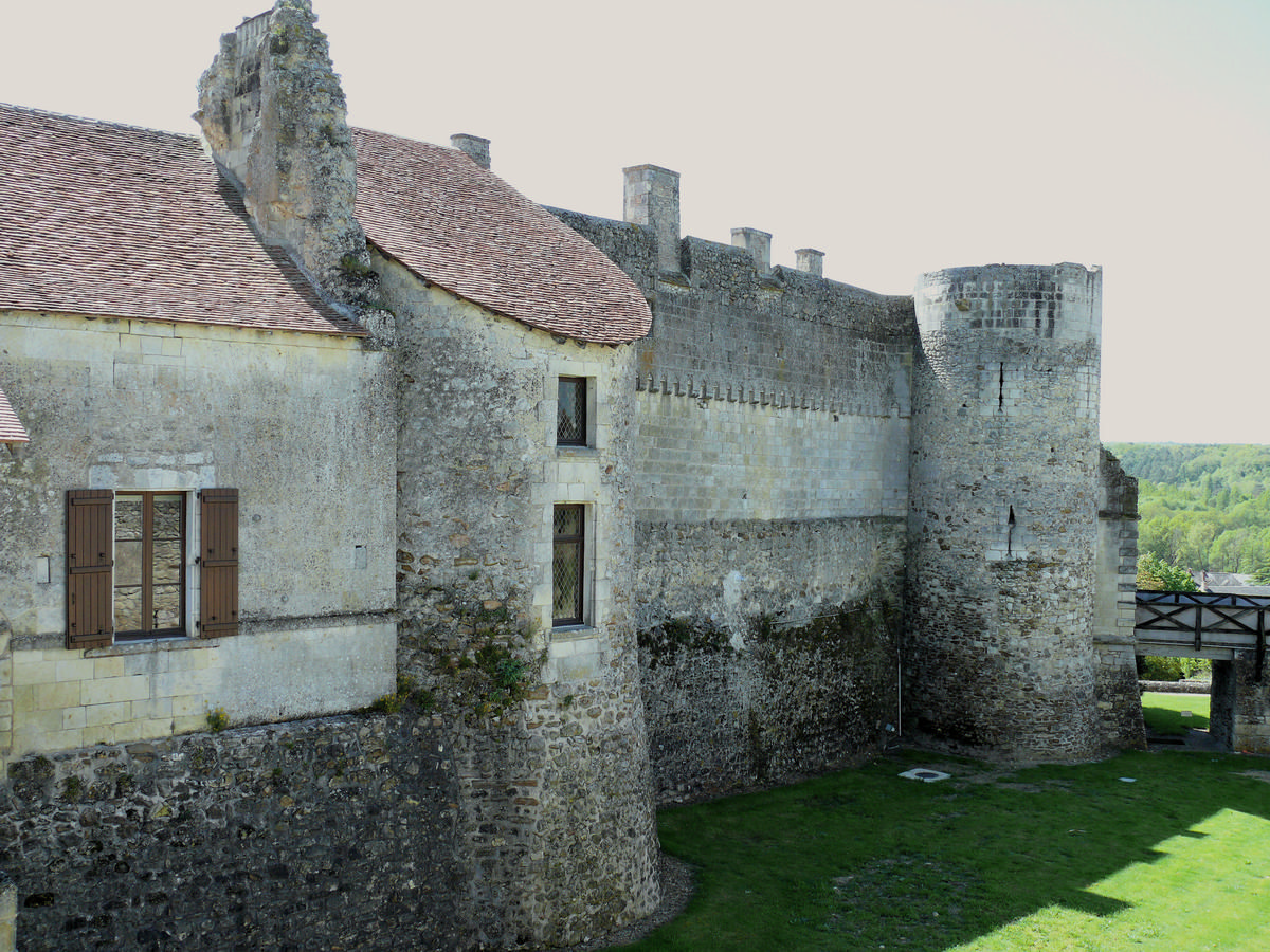 Château du Grand-Pressigny - L'enceinte du château 