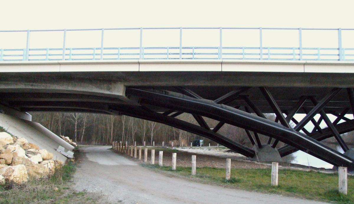 Pont de la Charente sur la déviation de Jarnac (RN141) - Transition entre le treillis métallique et le tablier en béton précontraint 