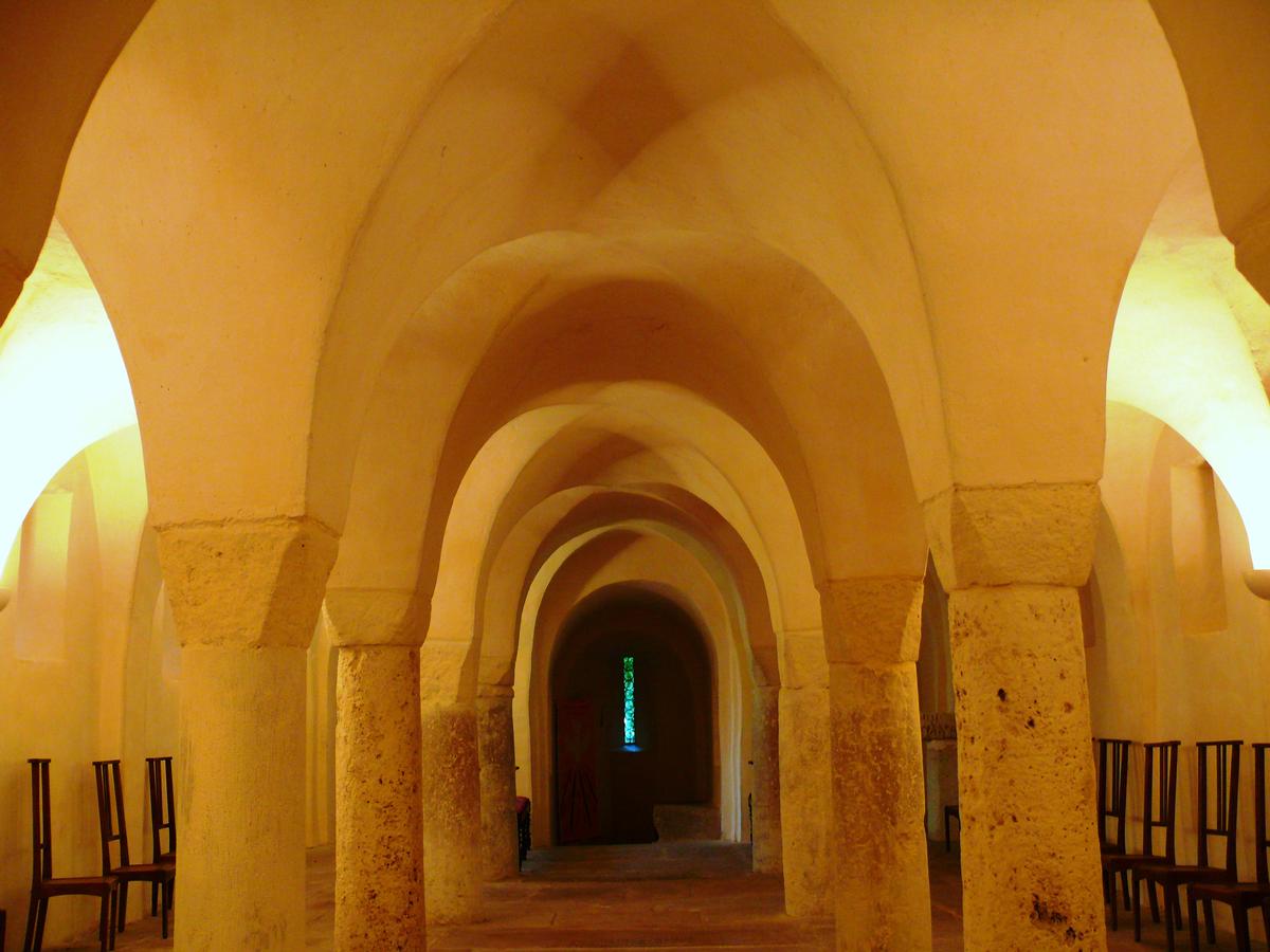 Lons-le-Saunier - Eglise Saint-Désiré - Crypte préromane dont la dernière reconstruction date des années 1060 