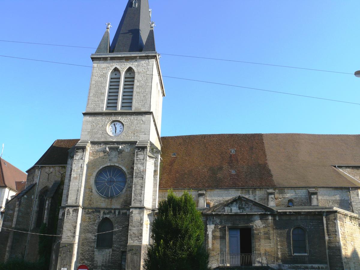 Lons-le-Saunier - Eglise Saint-Désiré - Le clocher a été construit en 1880 