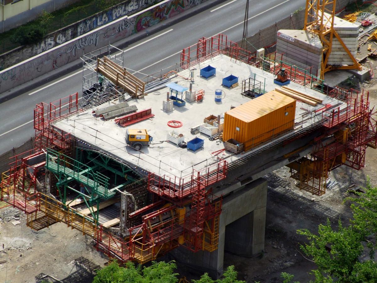 Viaduc de Saint-Paul - Equipage mobile pour la réalisation de la quatrième paire de voussoirs 