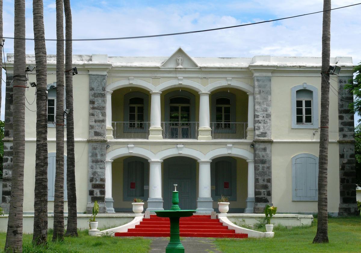 La Réunion - Saint-Paul - Ecole Franco-Chinoise (maison Desbassyns, Grand Cour) 