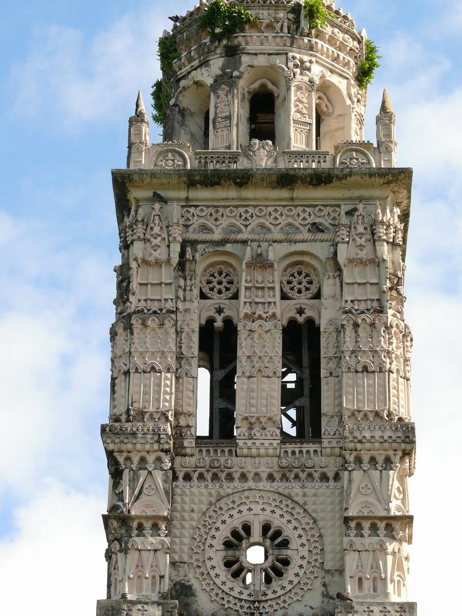 La Réunion - Saint-Benoît - Sainte-Anne - Eglise Sainte-Anne - Façade - Décoration de la tour-clocher 