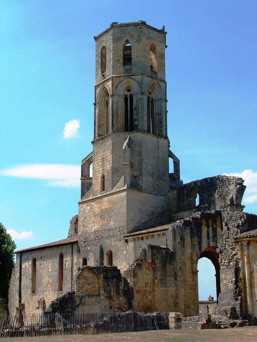 Abbaye de la Sauve-Majeure - Le clocher vu du chevet 