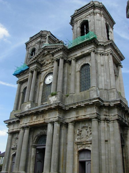 Cathédrale Saint-Mammès de Langres.Façade occidentale 