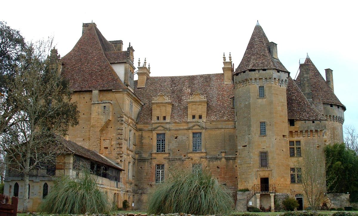Lanquais Castle 