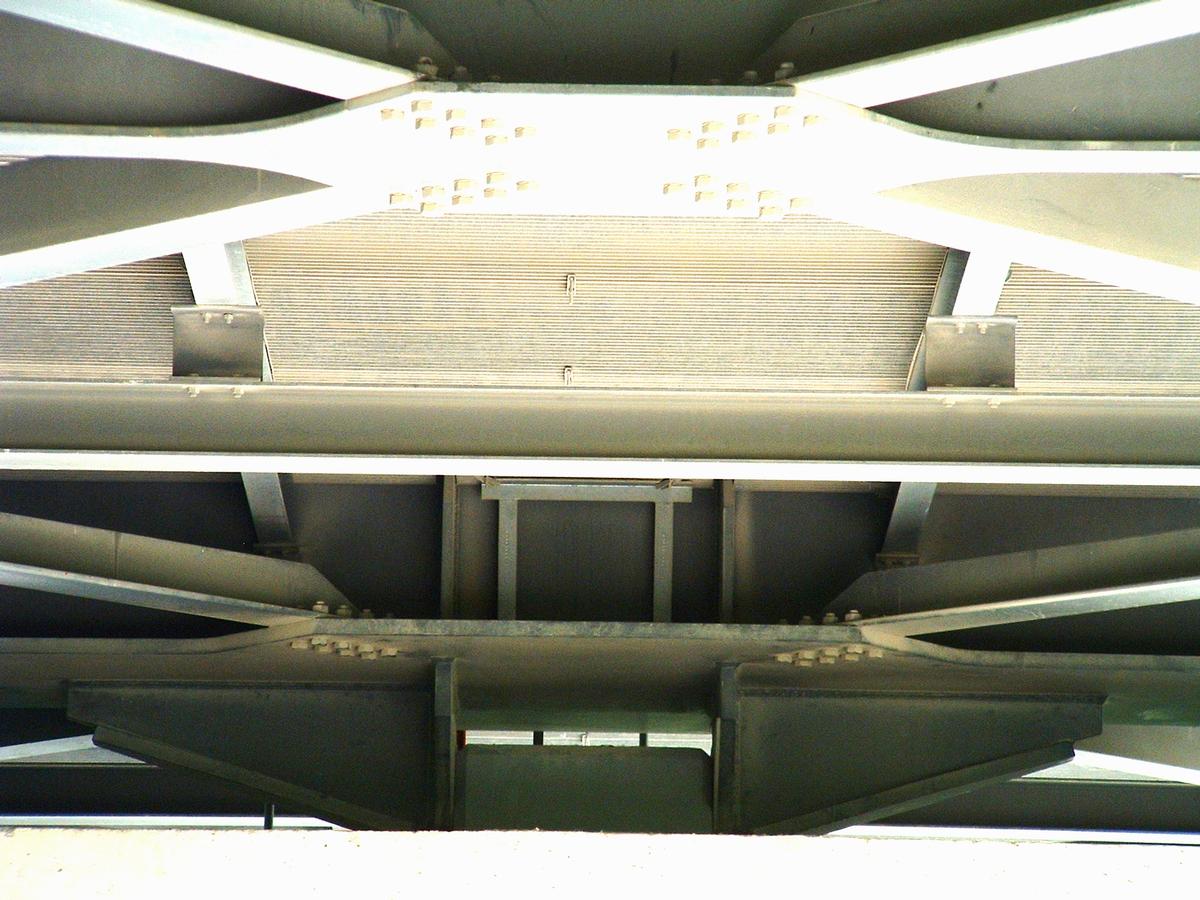 Mondragon-Vénéjan Viaduct (Mondragon, 1999) 