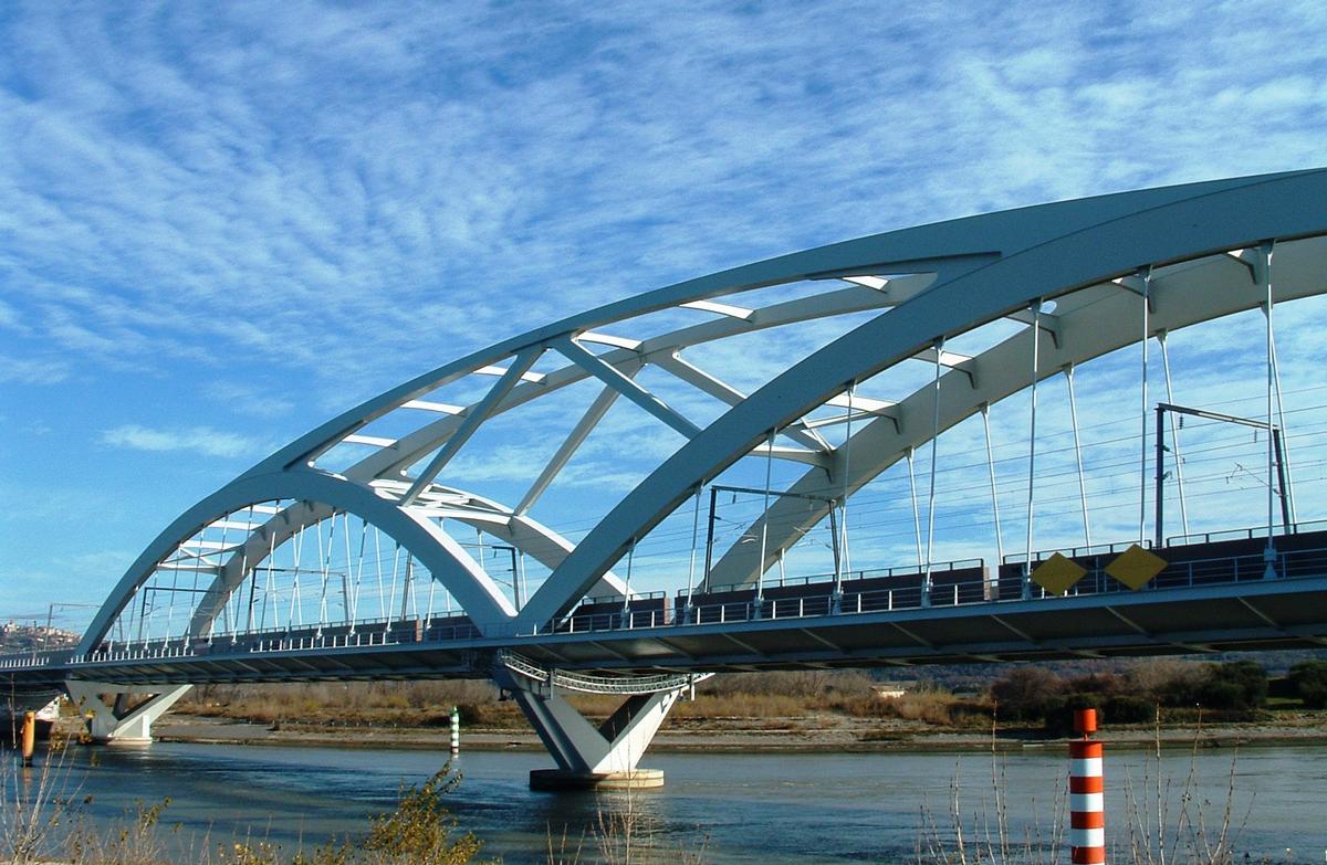 LGV Méditerranée - Viaduc de la Garde-Adhémar sur le canal de Donzère 