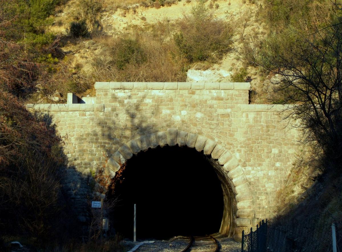 Ligne Nice - Coni - Sospel - Tunnel du Mont-Grazian (3891 m) - Entrée côté Sospel près du viaduc de la Bévera 
