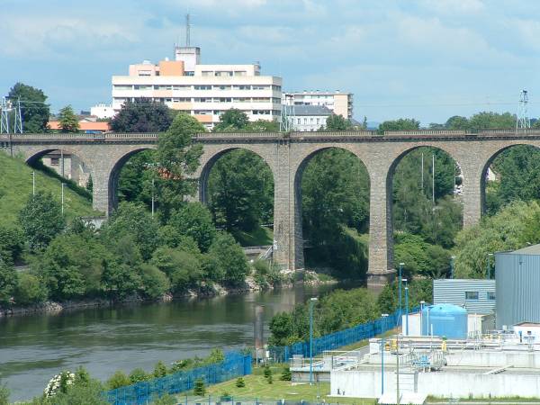 Pont ferroviaire au-dessus de la Vienne, Limoges
Premières travées en rive droite Pont ferroviaire au-dessus de la Vienne, Limoges 
Premières travées en rive droite