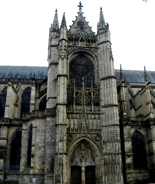 Cathédrale Saint-Etienne de LimogesPortail saint Jean 