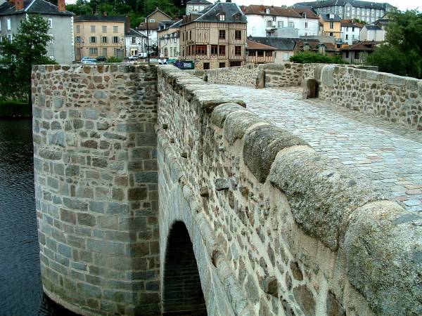 Pont Saint-Etienne, Limoges.Avant-becs et chaussée 