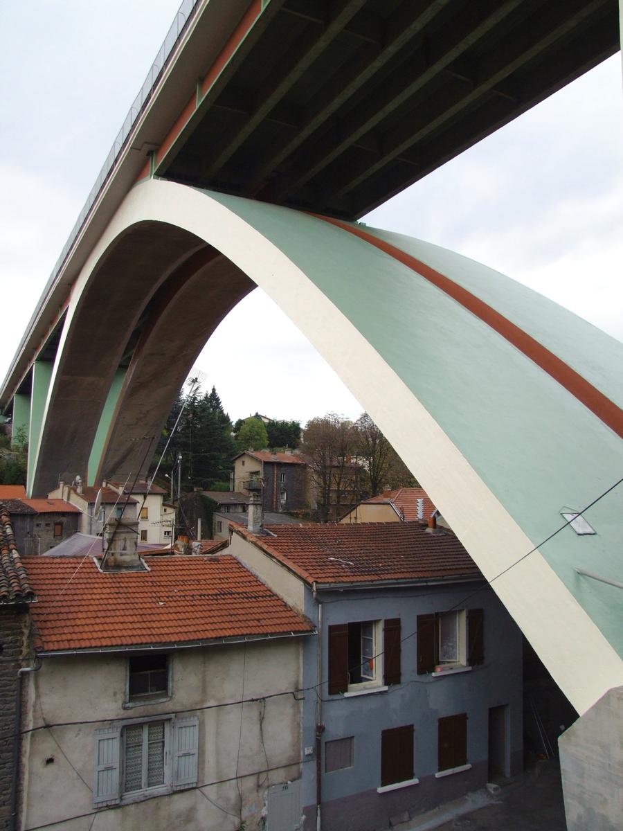 Autoroute A47 – Autobahnbrücke in Rive-de-Gier 