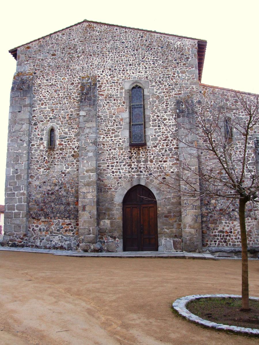 Pommiers - Prieuré Saint-Pierre - Façade occidentale de l'église Saint-Pierre 