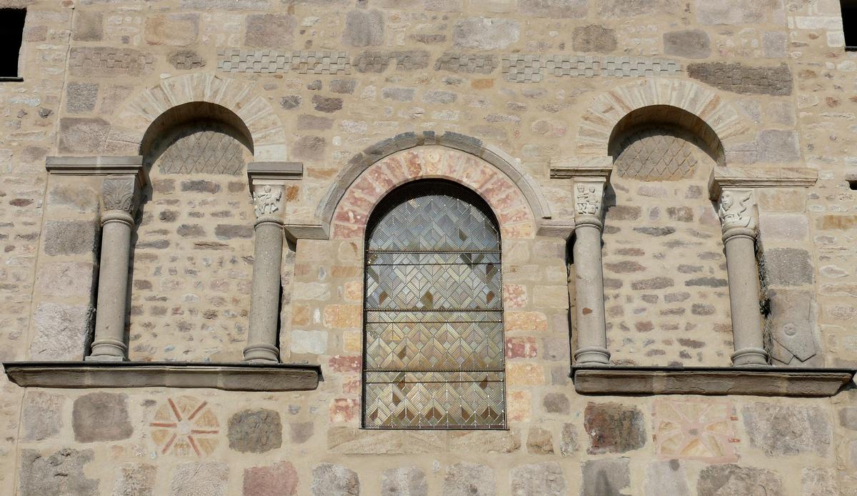 Saint-Just-Saint-Rambert - Eglise Saint-Rambert - Tour-porche - Détail de la décoration 