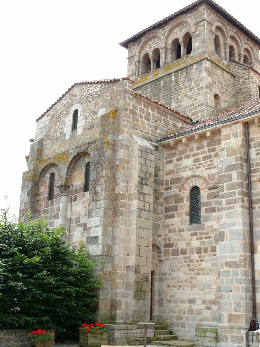 Champdieu - Eglise priorale Saint-Domnin - Croisillon nord du transept et clocher 