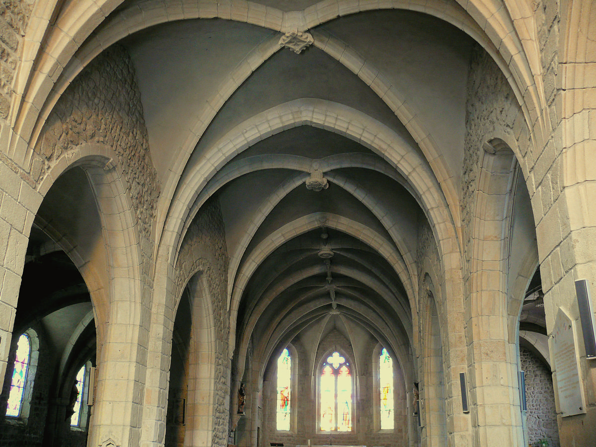 Usson-en-Forez - Eglise Saint-Symphorien - Nef 