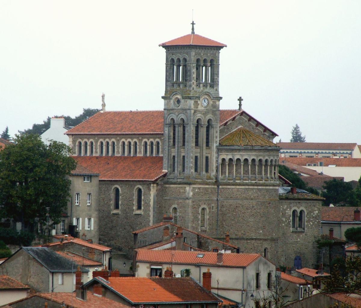 Clisson - Eglise Notre-Dame - Chevet et clocher 