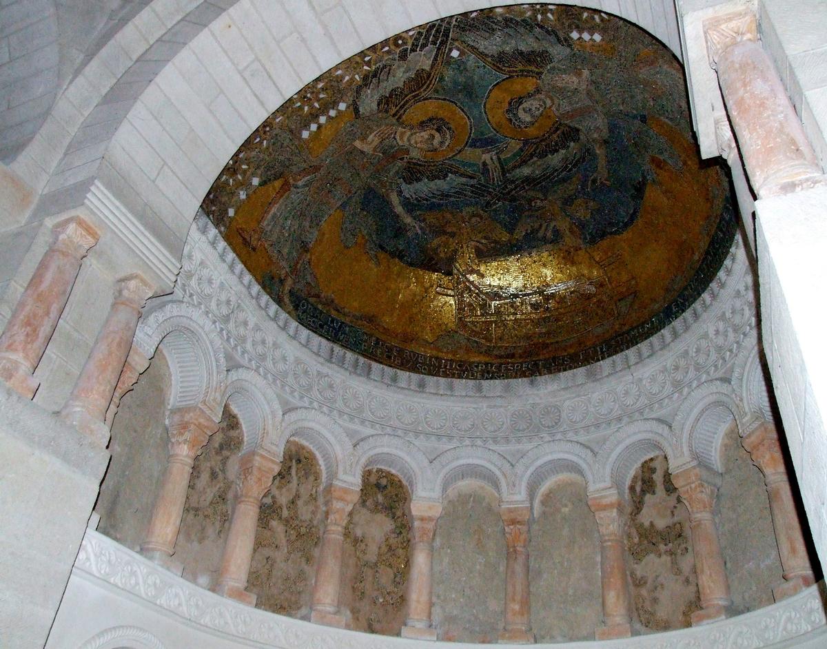Germigny-des-Près - Oratoire carolingien - La chapelle Est et la mosaïque 