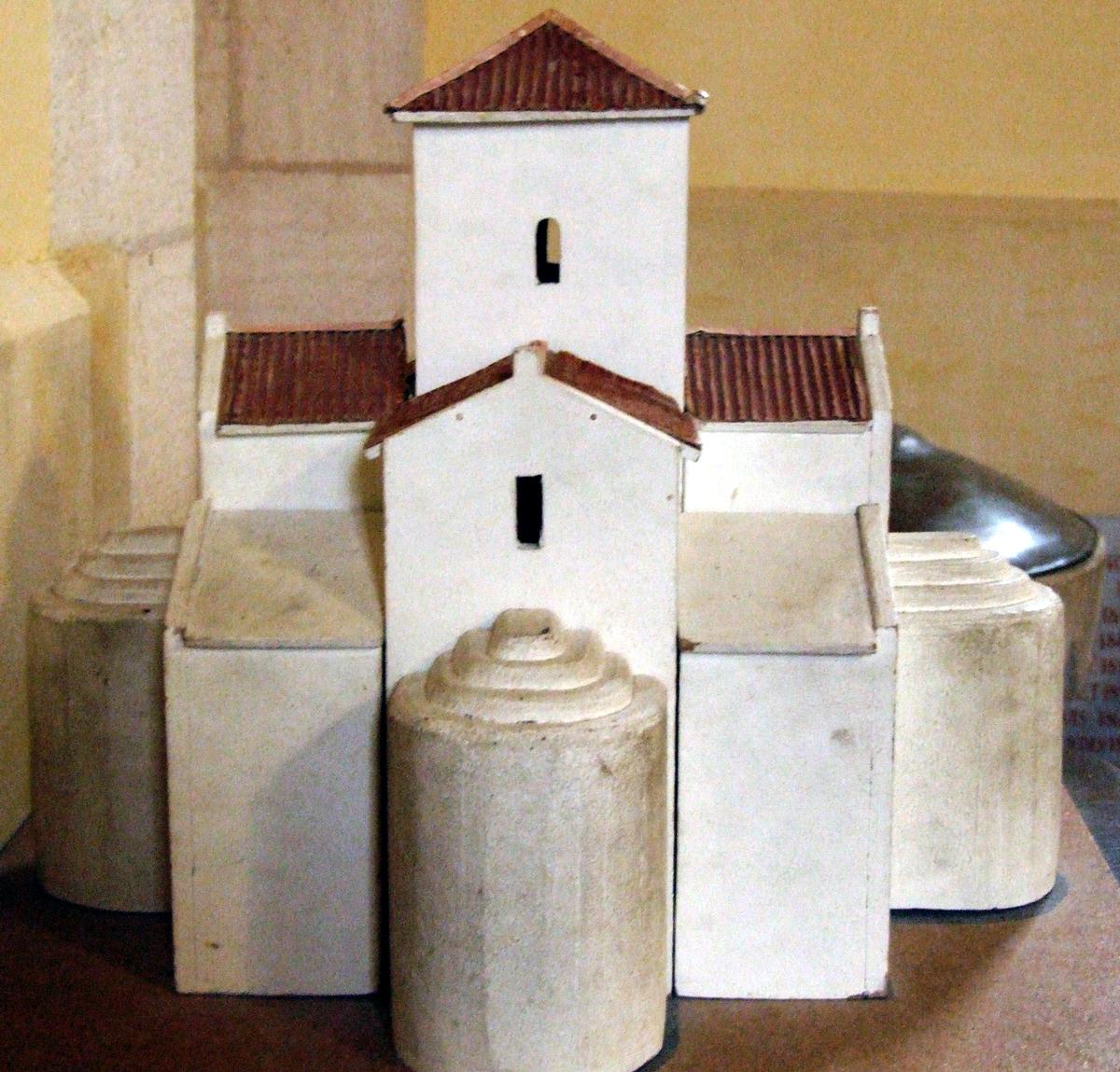 Germigny-des-Près - Oratoire carolingien - Une maquette représentant l'oratoire initial 